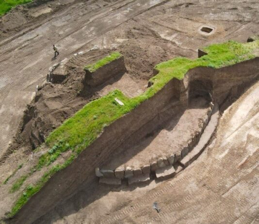 Унікальному кургану поблизу Дніпра загрожує повна руйнація