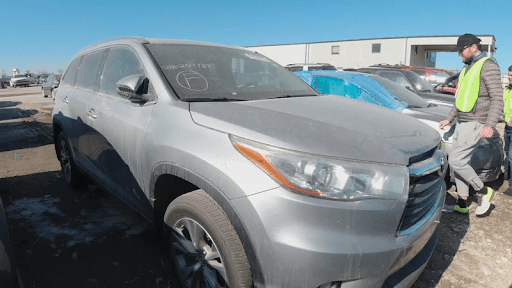 Чому американські б/у автомобілі популярні в Україні та де їх купити в Дніпрі?