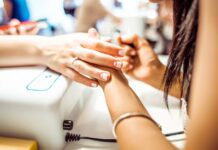 Де у Дніпрі придбати все для професійного манікюру?