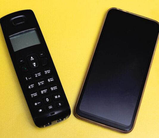 Как выбрать кнопочный телефон?
