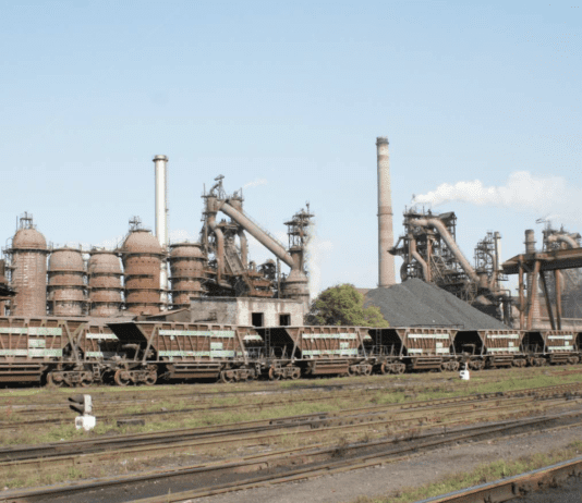 Чи впливає “Дніпровський металургійний завод” на екологію міста Дніпра?