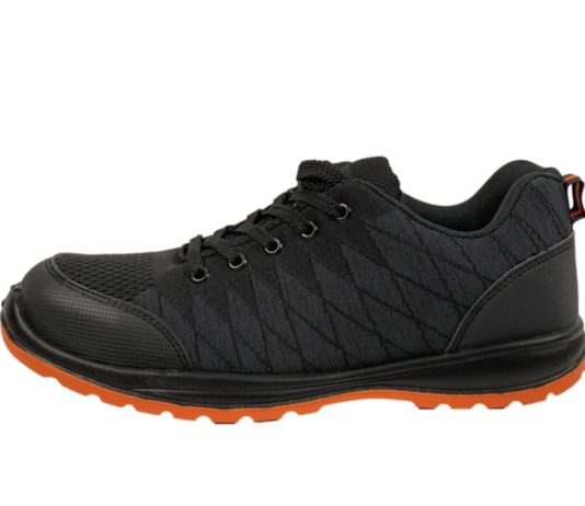 Твердая опора: как выбрать рабочую обувь правильно