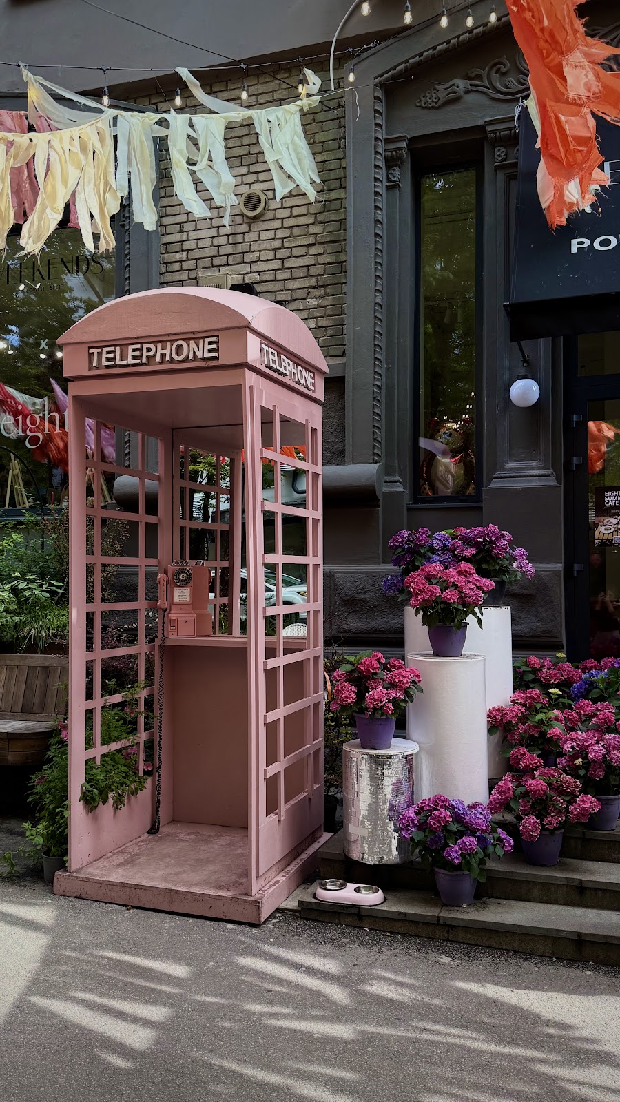 Weekends Flowers — Florist
